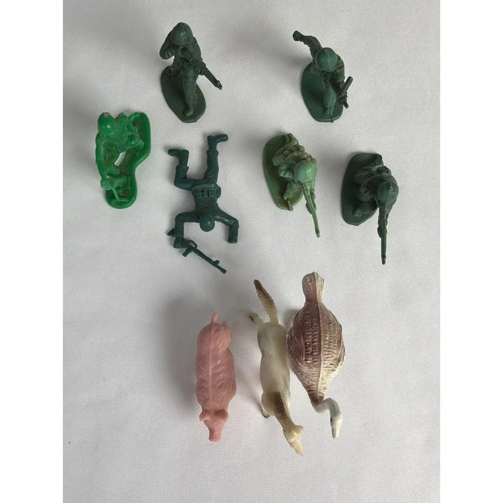 VINTAGE STYLE Unbranded Toy Figures Kids Small Multicolor Good